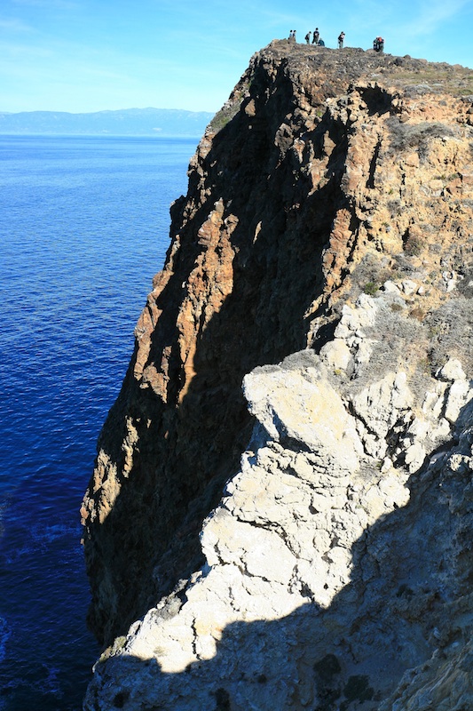 Santa Cruz cliff with tourists